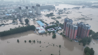 航拍丨全城被淹！河北涿州救援正进行