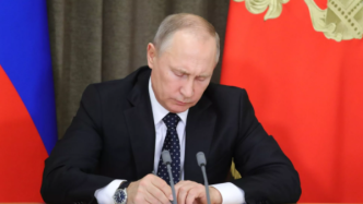 普京签署总统令确立通过特别账户以卢布进行俄农产品外贸结算的机制