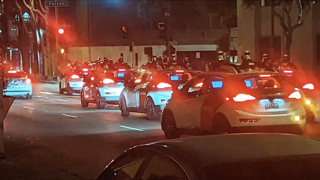 大量无人驾驶出租车瘫痪，导致旧金山堵车数小时