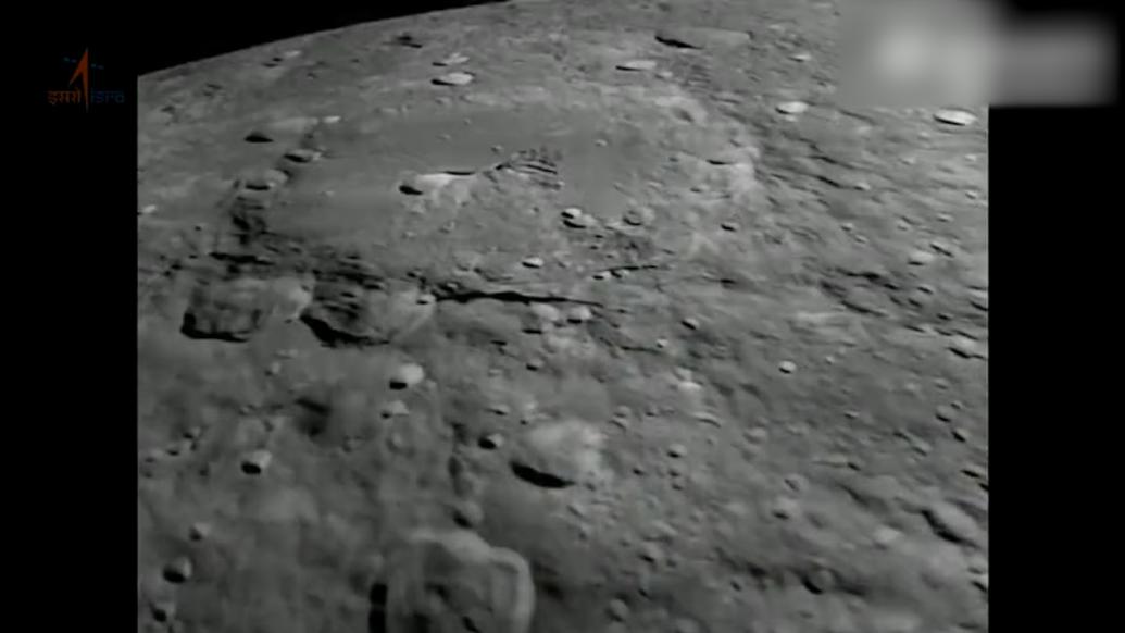印度发布“月船3号”探测器传回影像