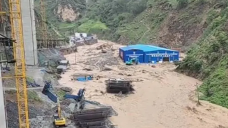 四川金阳县受灾工地持续搜救，当地今晚仍挂地质、山洪灾害预警