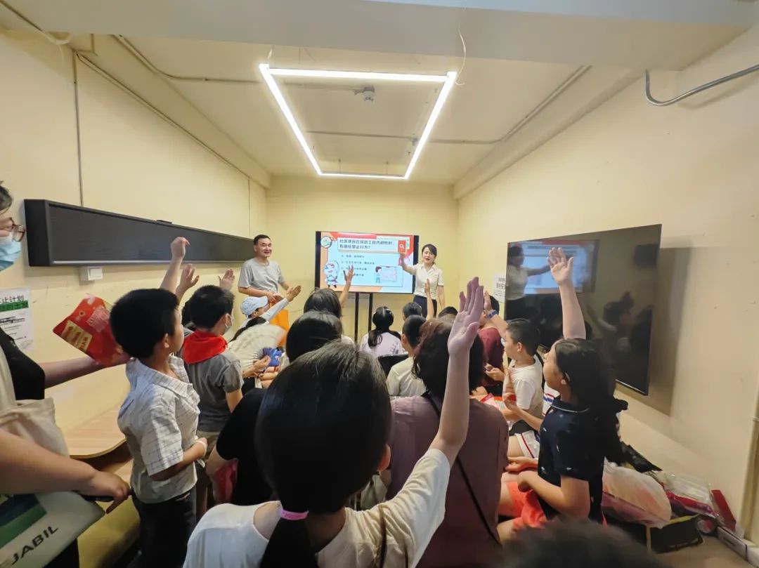 上海长宁40余名市民代表进了这个“地下防空洞”：颠覆我的想象