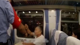K287次列车：男子列车上霸座还袭警，被拘留15日