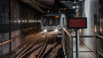 早高峰12号线有人员进入线路导致延误，上海地铁：事件还在进一步调查