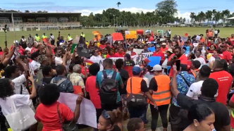 斐济民众集会抗议日本核污染水排海