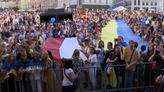 乌克兰民众庆祝独立日遭波兰民众抗议