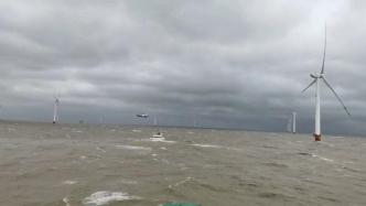 东海救助局海空救助力量紧急出动，25名遇险人员成功被救