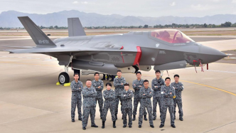 日本F-35隐身战机抵达澳大利亚，首次进行海外部署