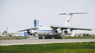 俄一机场遭无人机袭击，4架伊尔-76军用运输机起火受损