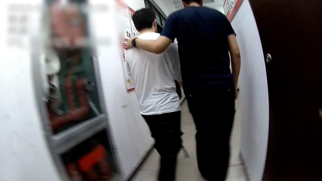 团伙利用软件搭建色情视频网站，获利超百万