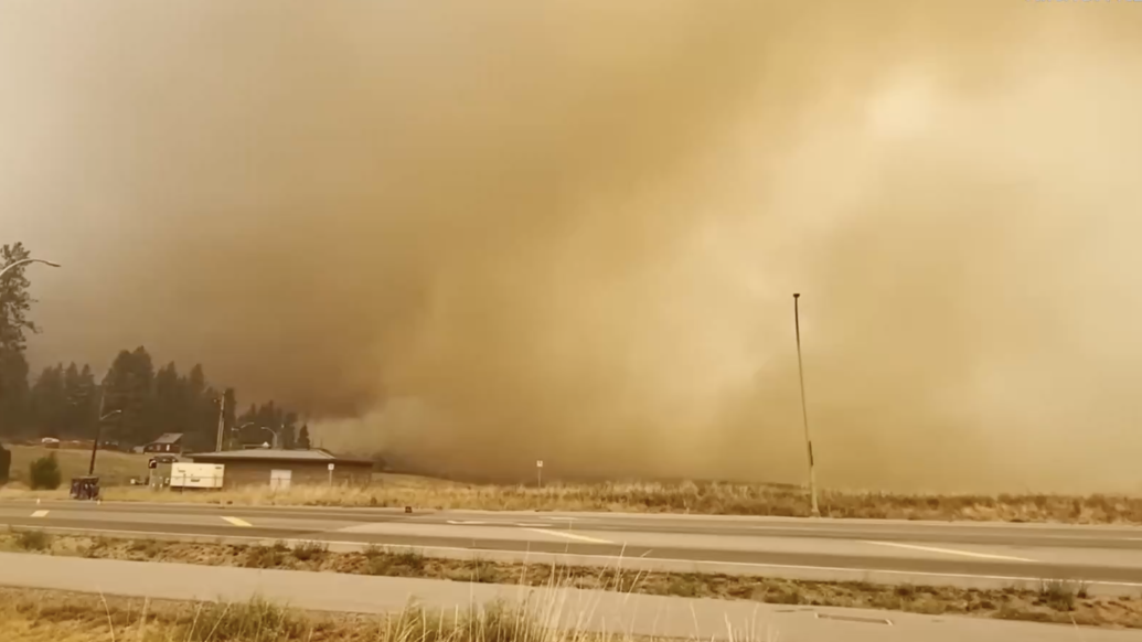 加拿大西部山火灾区未来灾情仍然严峻