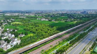 京沪高铁上半年净利51亿元同比扭亏，本线旅客运输量增3倍