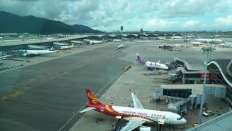 受超强台风“苏拉”影响，香港数百航班取消