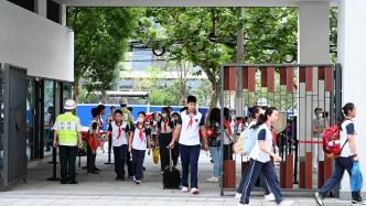 上海220万中小学生和幼儿迎来新学年，警察蜀黍守护上学路
