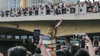 图说｜天津大爷跳出“8A”级景区，劝年轻人勿盲目跟风