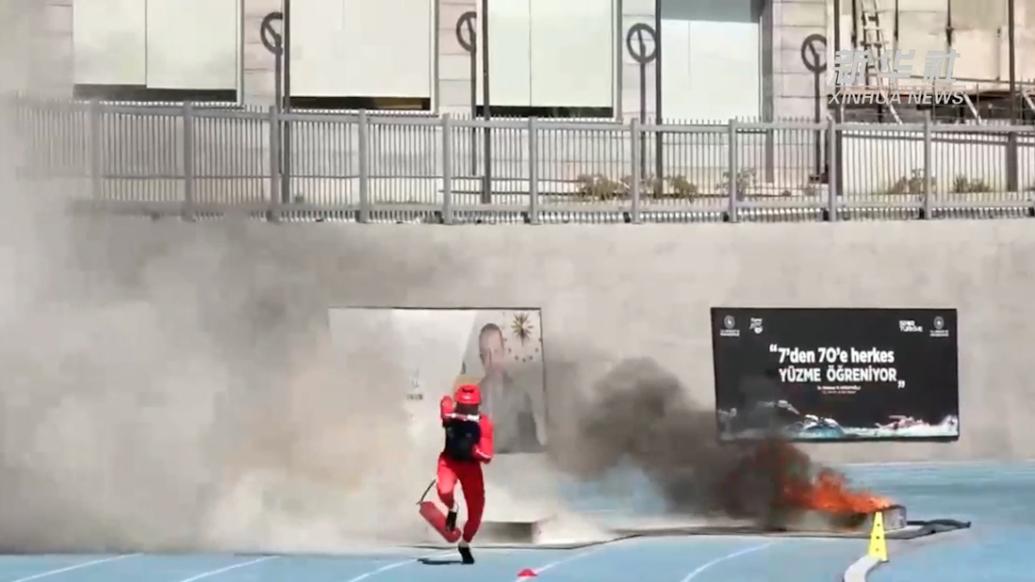 中国消防员在世界消防救援锦标赛中首次摘金