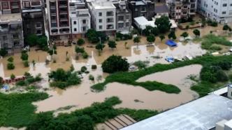 湛江受暴雨影响全市停课一天，航拍被淹村庄