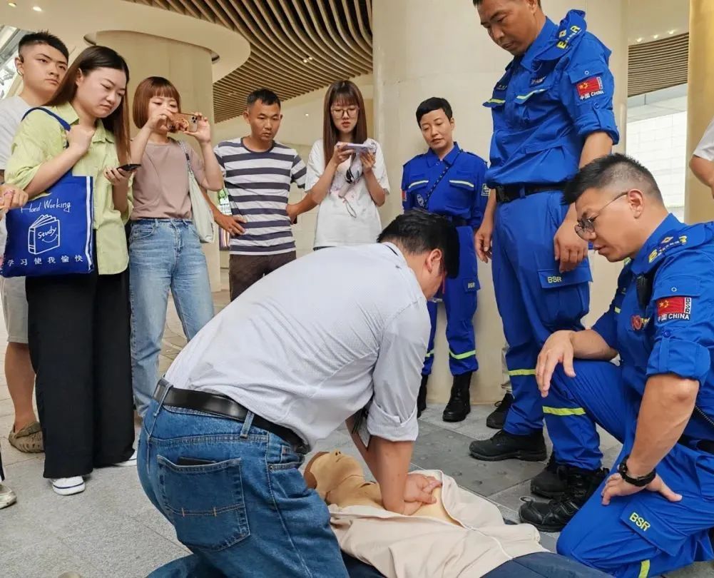 上海长宁区人民防空集中宣传教育活动给市民带来丰富的体验_澎湃上海_澎湃新闻-The Paper