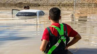 早安·世界｜利比亚洪灾超万人遇难，“海中约有两千具遗体”