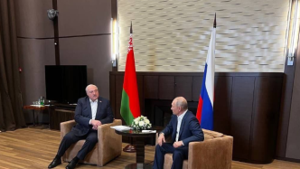 普京与卢卡申科在索契举行会谈