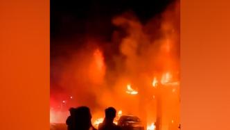 海口龙华区三个临街铺面凌晨发生火灾，一名市民不幸遇难