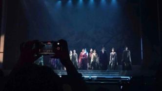 观众吵架引演员围观、旁观者报警？今天需要怎样的剧场礼仪？