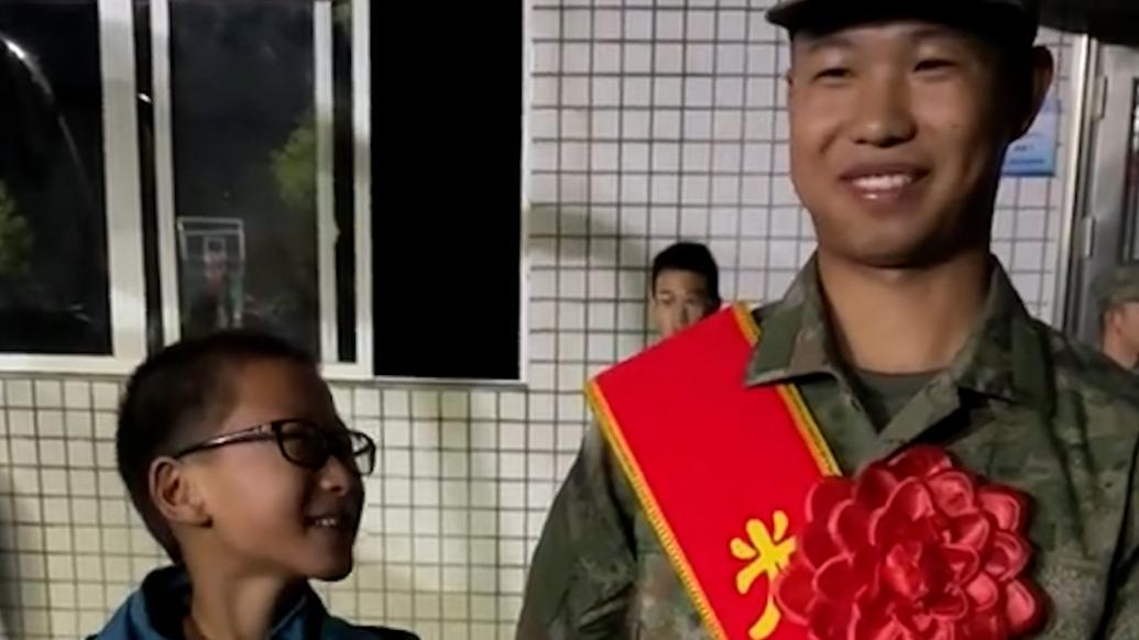 榜样的力量！“哥哥，你先去当兵我以后来”