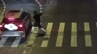 醉酒男子抢走女友爱车开回家后呼呼大睡，上海警方将其抓获