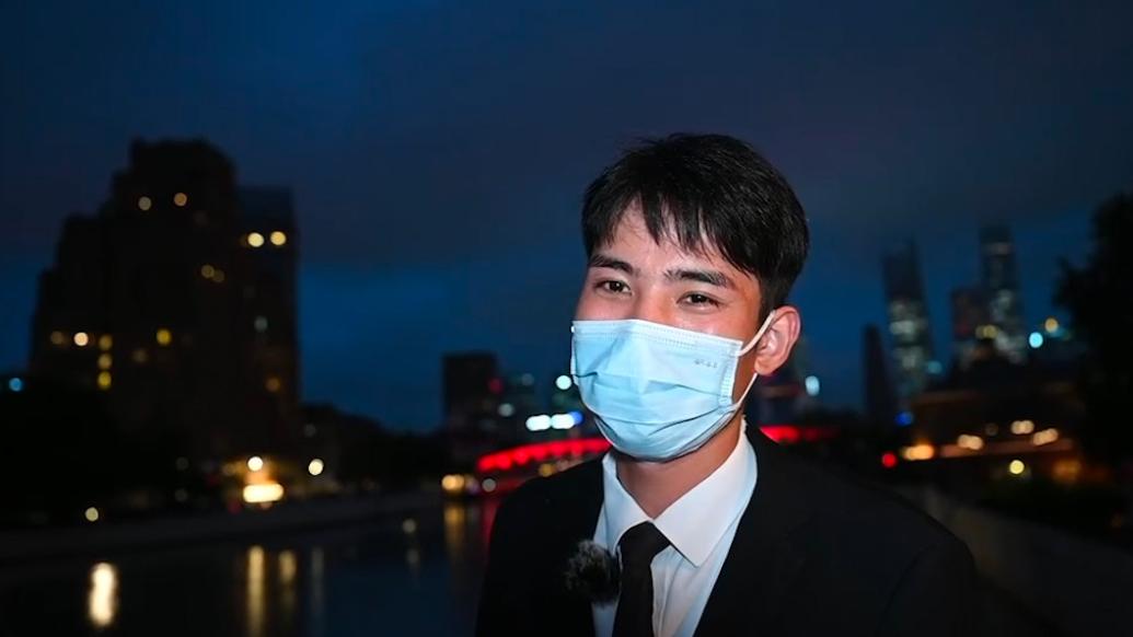 上海飛身救人的“領帶小哥”找到了!“沒其他,就想快救人”