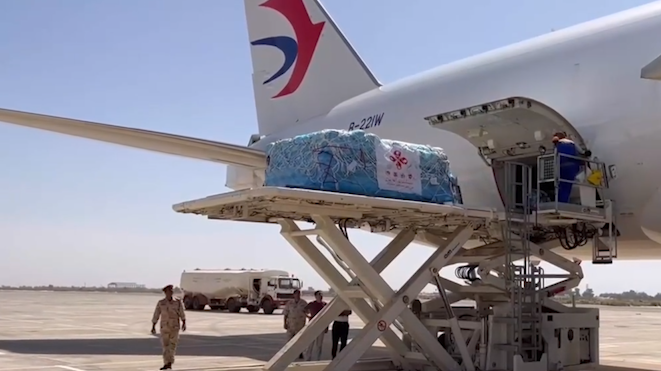 中国援利比亚紧急人道主义物资抵达