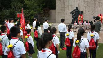 “人民不会忘记”，上海龙华烈士陵园举行主题祭扫活动