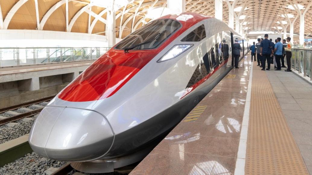 中国建设者谈雅万高铁启用：感动！自豪！这是“捧在手心”的项目