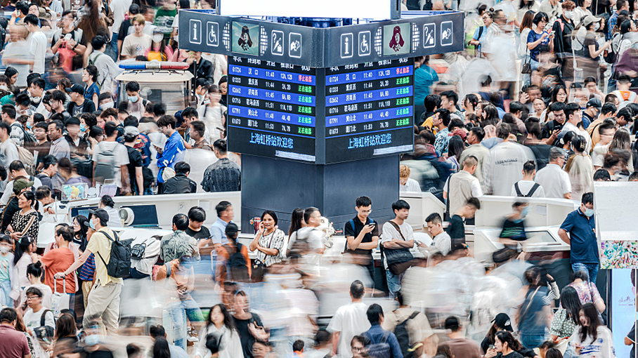 国铁集团：10月3日全国铁路预计发送旅客1635万人次