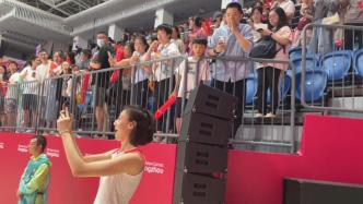 中国女排3比0韩国女排，王媛媛赛后与家人“隔空”自拍