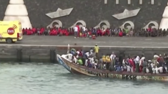 684名非法移民搭乘五艘木船抵达西班牙耶罗岛