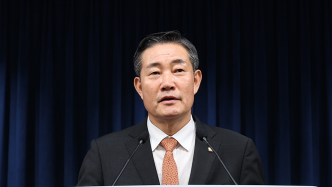 韩国总统尹锡悦任命申源湜为国防部长