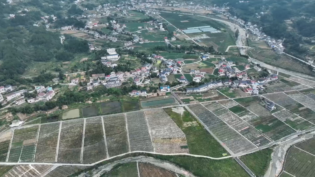 湖北建始：飛閱美麗新農(nóng)村