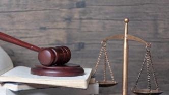 陕西西咸新区一男子用菜刀砍死邻居：患精神分裂，被判赔53万