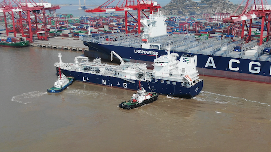 上港集團(tuán)加快綠色低碳轉(zhuǎn)型發(fā)展,助力“綠色航運(yùn)走廊”建設(shè)