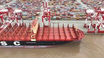 世界最大级别集装箱船“地中海中国”首航洋山港
