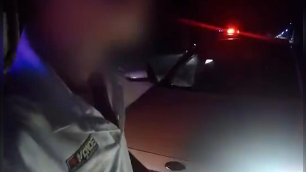 男子醉驾追尾警车，网友：挑战全网最快出警？七环视频澎湃新闻 The Paper