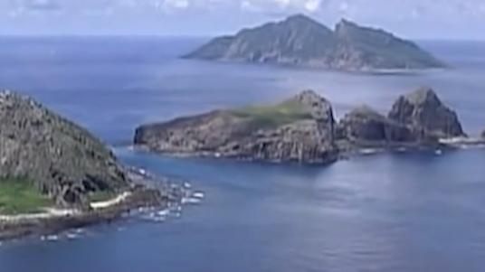 我海警依法管控日非法进入我钓鱼岛领海船只