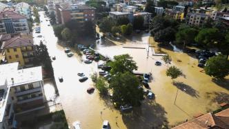 意大利中部遭风暴“夏兰”袭击河流决堤，已有五人遇难