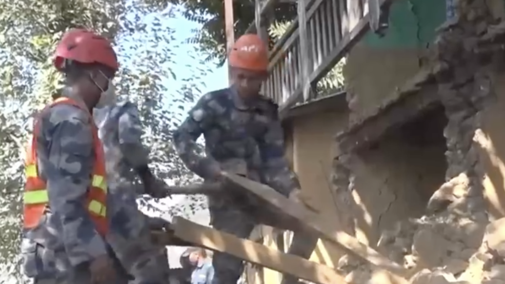 尼泊尔地震已造成158人遇难，赈灾物资发放工作陆续推进