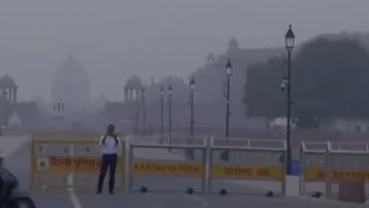 印度多地空气重度污染，新德里小学停课一周
