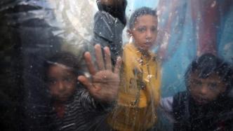 早安·世界｜安理会通过保护儿童决议，以方允许燃料进入加沙