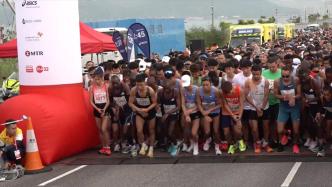 香港举行港珠澳大桥半程马拉松赛