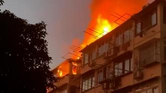 上海一居民住宅突发火灾，46位居民紧急撤离，无人员伤亡
