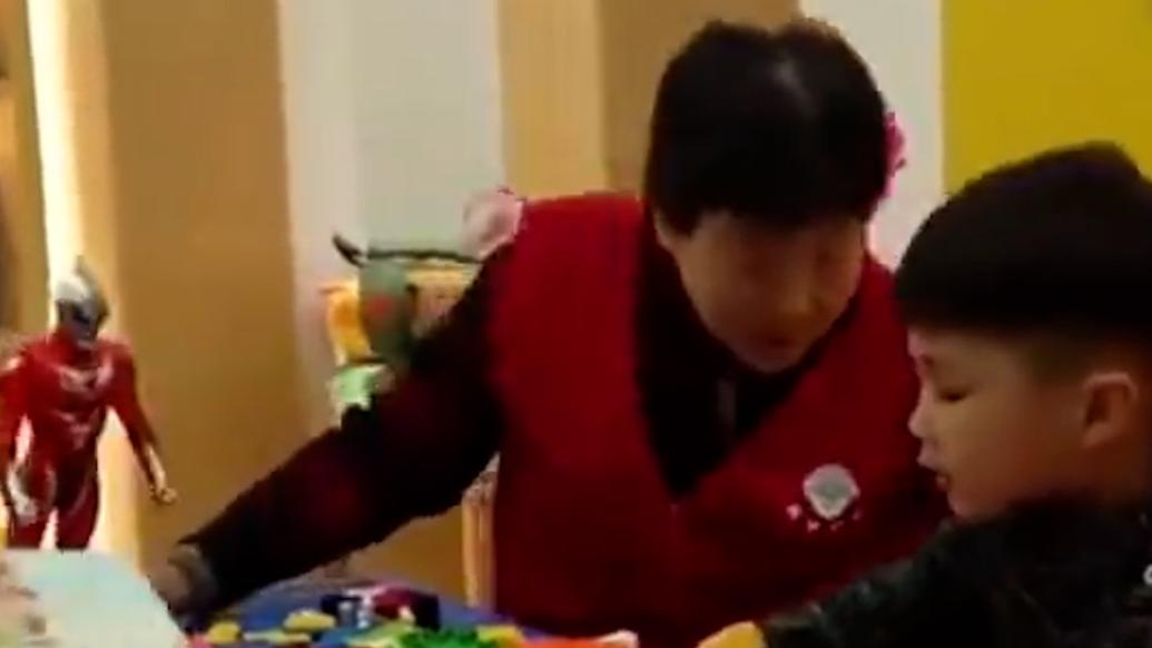 寧波有群共享奶奶專門幫家長接娃