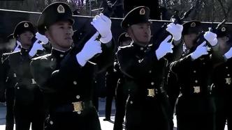 12响鸣枪礼致敬！第十批在韩志愿军烈士遗骸安葬仪式举行